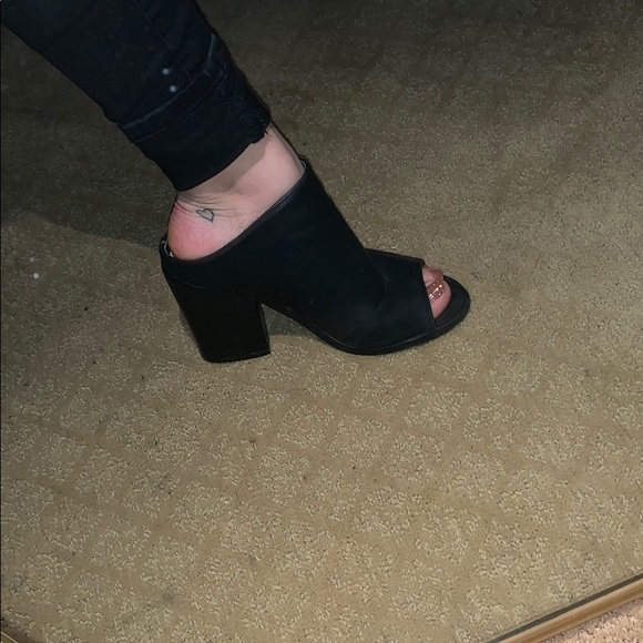 Open toed booties - Picture 3 of 4